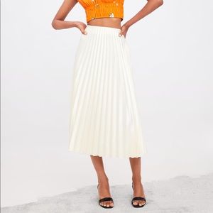 Brand new Zara skirt, size XS